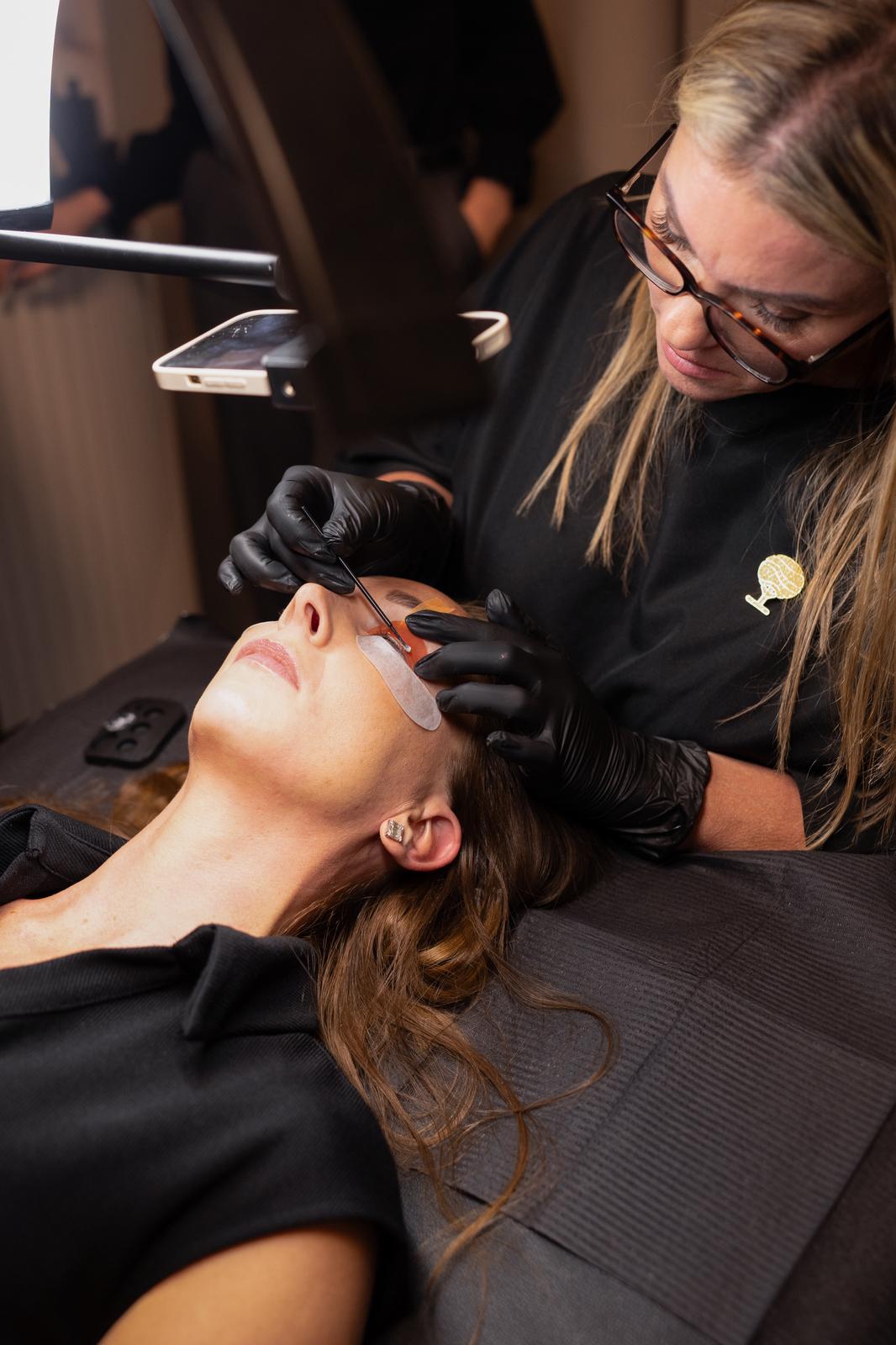 Moet Je Korean Lash Lifts Toevoegen aan Je Salonmenu? - Elleebana Benelux & Germany